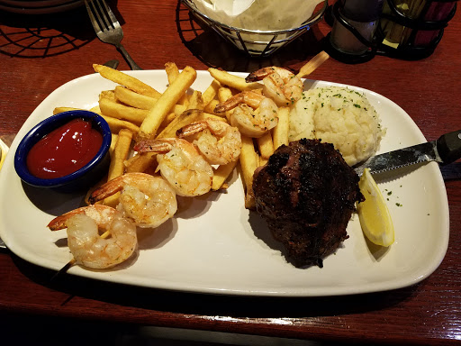 Seafood Restaurant «Red Lobster», reviews and photos, 17204 Chesterfield Airport Rd, Chesterfield, MO 63005, USA