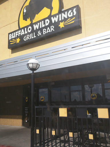 Chicken Wings Restaurant «Buffalo Wild Wings», reviews and photos, 1239 Pole Line Rd E #303-B, Twin Falls, ID 83301, USA