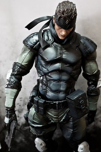 [Square Enix][Tópico Oficial] Play Arts Kai | Metal Gear Solid 5 - Naked Snake (Sneaking Suit ver.) - Página 7 DSC04189-2
