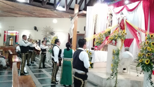 Iglesia Sagrado Corazón de Jesus, Palma Kerpis 103, Playa Azul, III, 28219 Manzanillo, Col., México, Institución religiosa | COL