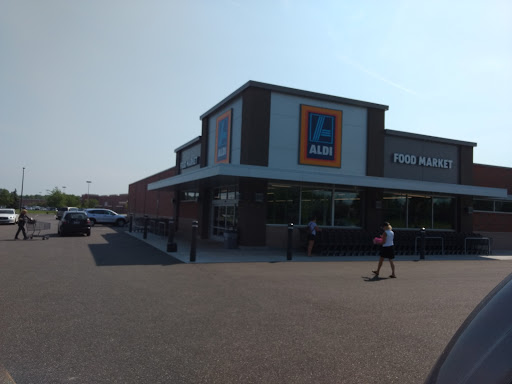 Supermarket «Aldi», reviews and photos, 7050 Aurora Rd, Aurora, OH 44202, USA