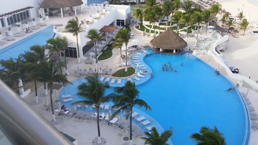Le Blanc Spa Resort