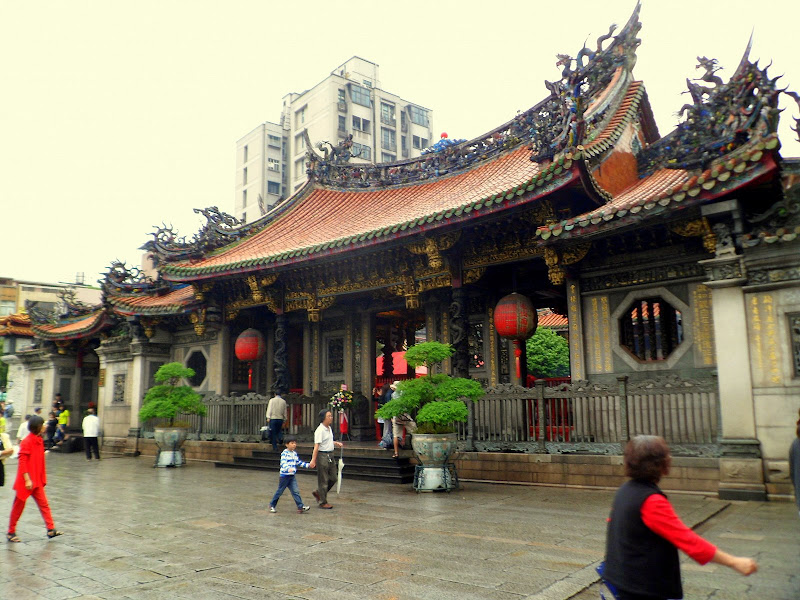 Taipei: Templo Longshan y Chiang Kai-Shek Memorial Hall - TAIWAN IS NUMBER ONE !! (3)