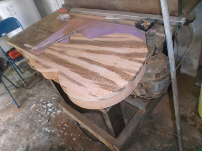 Construção inspirada Les Paul Custom, meu 1º projeto com braço colado (finalizado e com áudio) DSCF0535
