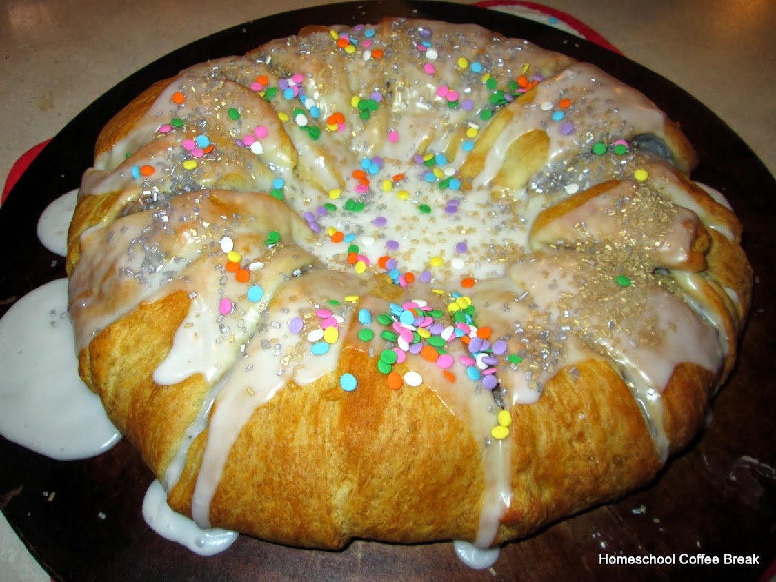 King Cake and other Holiday Sweets and Treats on Homeschool Coffee Break @ kympossibleblog.blogspot.com - A collection of some of our favorite recipes for holiday cookies and other seasonal sweet treats!