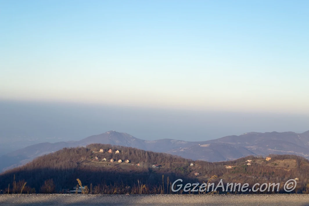 Aytepe'den karşı dağlar ve İzmit manzarası