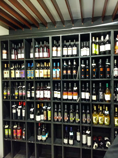Las Viñas, Alvarado 211, Zona Centro, 22800 Ensenada, B.C., México, Tienda de bebidas alcohólicas | BC
