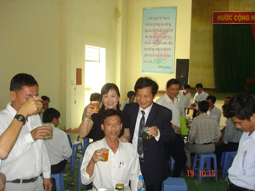 Chào mừng Ngày nhà giáo Việt Nam 20/11 2010 - Page 3 DSC00172