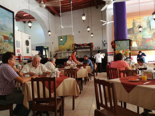 La Parroquia, Calle 55 8, Zona Centro, 24000 Amurallada, Camp., México, Restaurantes o cafeterías | CAMP