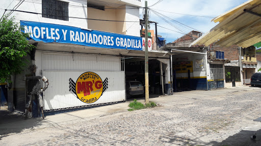 Mofles y Radiadores Gradilla, Cuba 675, Lázaro Cárdenas, 48330 Puerto Vallarta, Jal., México, Tienda de radiadores | JAL