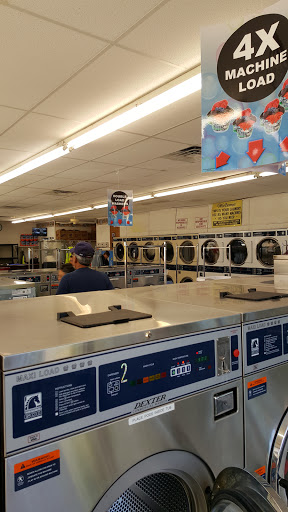 Laundromat «Bubbly Mist Laundry», reviews and photos, 913 E Main St, Clute, TX 77531, USA