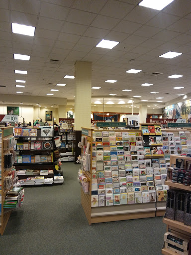 Book Store «Barnes & Noble», reviews and photos, 230 Main St, White Plains, NY 10601, USA