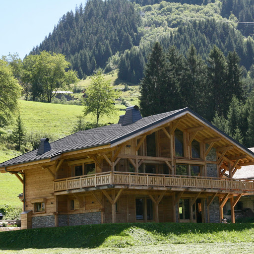 Chalet Carnauba, Alpine Descents, Luxury Catered Ski Chalet, Bed and Breakfast. Book Directly for best rates