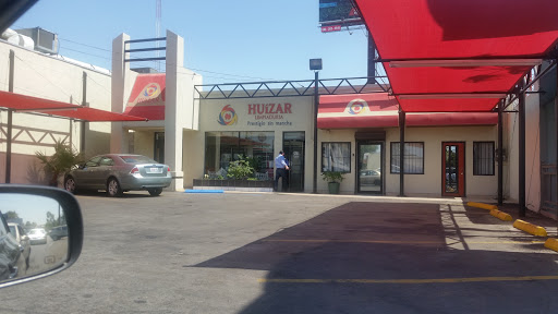 Limpiaduria Huizar, Avenida Gral. Ignacio Zaragoza 2094, Nueva, 21100 Mexicali, B.C., México, Servicio de lavandería | BC