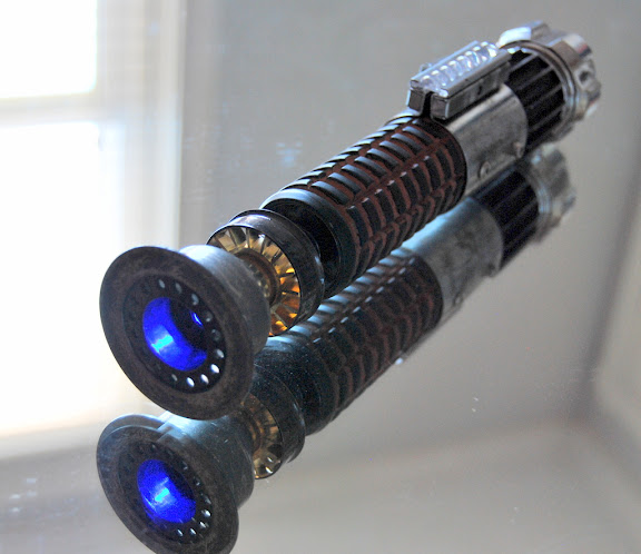 collection n°104 - shinra  - p55 COFFRET STAR WARS FRAMES - Page 30 Obiwan%2520lightsaber%2520ANH%25201