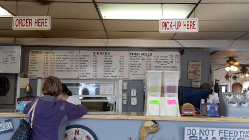 Seafood Restaurant «New England Seafoods», reviews and photos, 225 Merrimack St, Methuen, MA 01844, USA