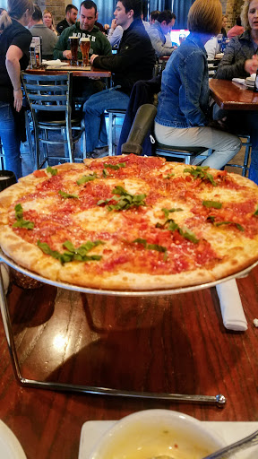 Pizza Restaurant «Boombozz Pizza & Taphouse - Jeffersonville», reviews and photos, 1450 Veterans Pkwy, Jeffersonville, IN 47130, USA