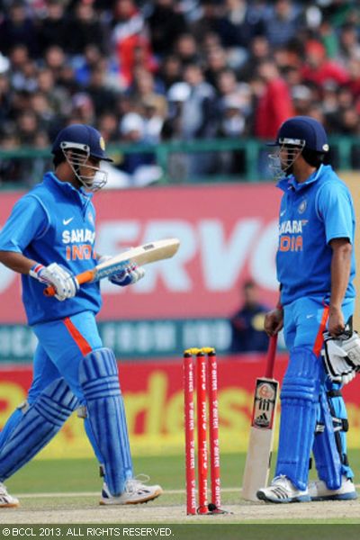 The Indians slumped to a precarious 79 for five as Gautam Gambhir (24), Rohit Sharma (4), Virat Kohli (0), Yuvraj Singh (0) and captain Mahendra Singh Dhoni (15) perished in quick succession with some of them playing atrocious shots.