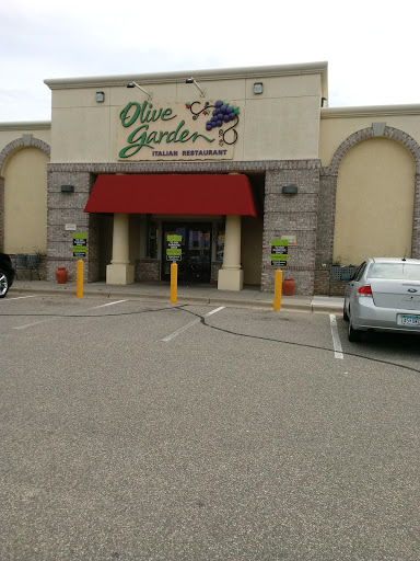 Italian Restaurant «Olive Garden», reviews and photos, 5235 Wayzata Blvd, St Louis Park, MN 55416, USA