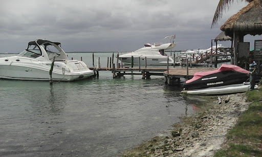 Naviera Cancun, 13, Cenzontle, Zona Hotelera, 77500 Benito Juarez, Q.R., México, Servicio de alquiler de embarcaciones | SON