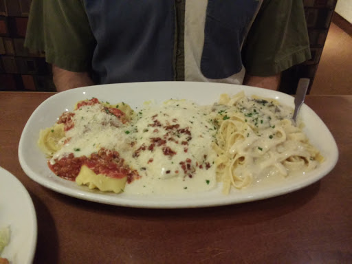 Italian Restaurant «Olive Garden», reviews and photos, 2093 Schorrway Dr NW, Lancaster, OH 43130, USA