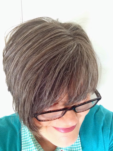 Natural grey hair, haircuts for women over 50