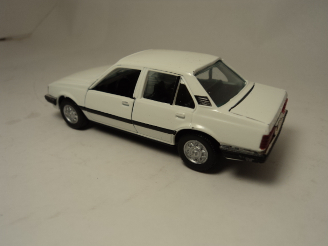 Riproduzione Salvat Auto Anni 80 Modellino Auto Chevrolet Monza 1986 (Opel Ascona C) In Scala 1:43, Colore Nero, Usato - Marca IXO, Brasil Auto 1:43 Salvat