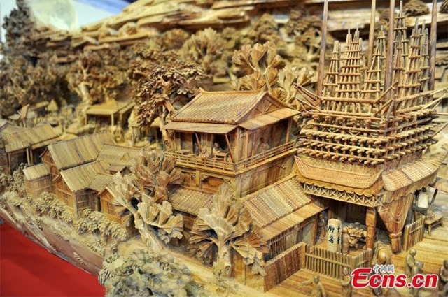 Ukiran Kayu Terpanjang di Dunia Karya Seniman Cina Ukiran Kayu Terpanjang di Dunia Karya Seniman Cina