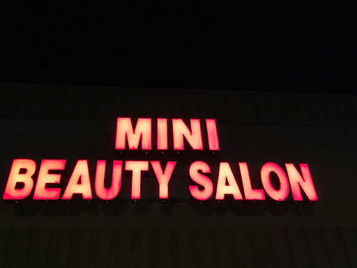Mini Beauty Salon logo