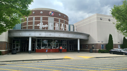Movie Theater «Regal Cinemas Greensboro Grande 16», reviews and photos