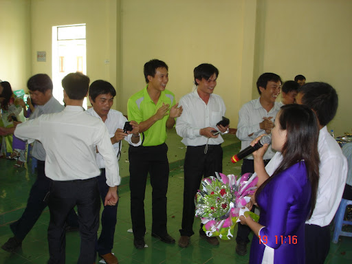 Chào mừng Ngày nhà giáo Việt Nam 20/11 2010 - Page 3 DSC00199