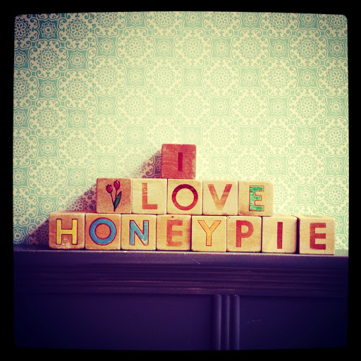 HoneyPie logo