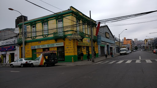 Autostock, Calle Chacabuco 1903, Valparaíso, Región de Valparaíso, Chile, Tienda de repuestos para carro | Valparaíso