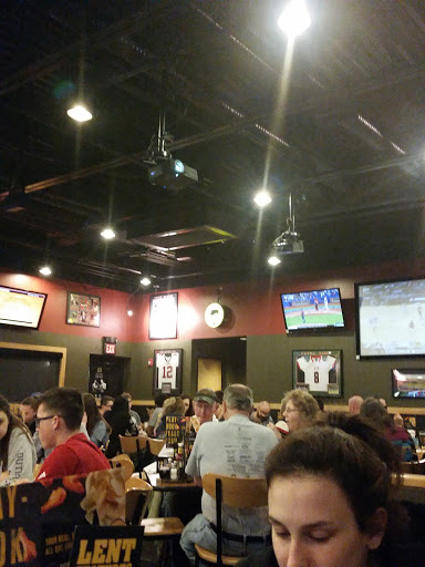 Chicken Wings Restaurant «Buffalo Wild Wings», reviews and photos, 10107 Southpoint Pkwy, Fredericksburg, VA 22407, USA