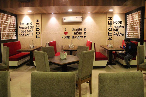 Tandoori Club (Restaurant), Tandoori Club, B-5, First Floor, Near Metro Plaza, Delhi Road, Meerut, Uttar Pradesh 250002, India, Family_Restaurant, state UP