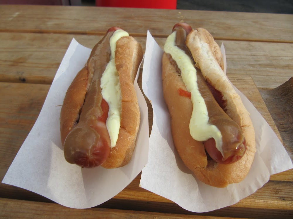 Two Icelandic hot dogs