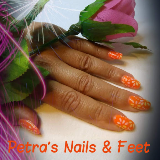 Petra's Nails & Feet logo