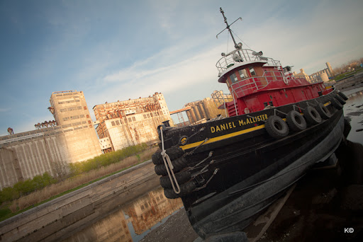 IMAGE: https://lh6.googleusercontent.com/-VStFfI4YISg/TeApCU3oChI/AAAAAAAAUDw/3UsRzMysJew/_MG_5556.jpg