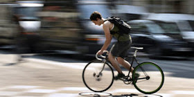 ¿Dónde se respira aire más contaminado: coche, metro o bici?