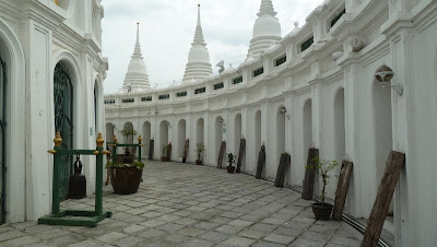 Wat Prayoon Chedi Courtyard