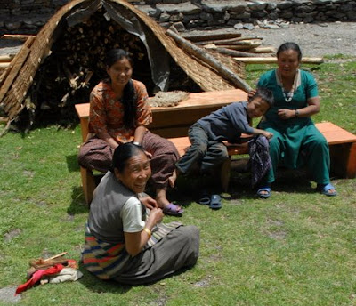 Zangmu and friends at Drongkhang