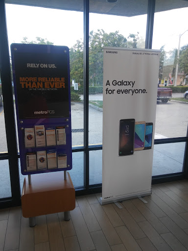 Cell Phone Store «MetroPCS», reviews and photos, 282 NE 8th St, Homestead, FL 33030, USA