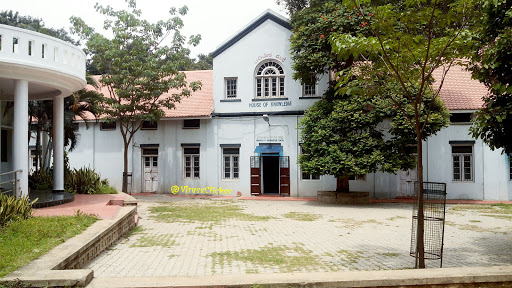 Government Science College (Autonomous), Nrupathunga Rd, Ambedkar Veedhi, Sampangi Rama Nagar, Bengaluru, Karnataka 560001, India, Government_College, state KA