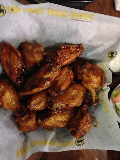 Chicken Wings Restaurant «Buffalo Wild Wings», reviews and photos, 3712 Dublin Blvd, Dublin, CA 94568, USA