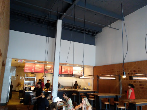 Mexican Restaurant «Chipotle Mexican Grill», reviews and photos, 2335 New Hyde Park Rd, Manhasset Hills, NY 11040, USA
