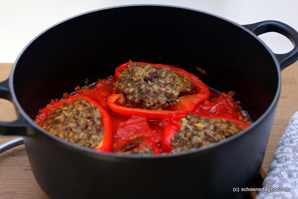 Gefüllte Paprika mit Hackfleisch und Reis - Schöner Tag noch!