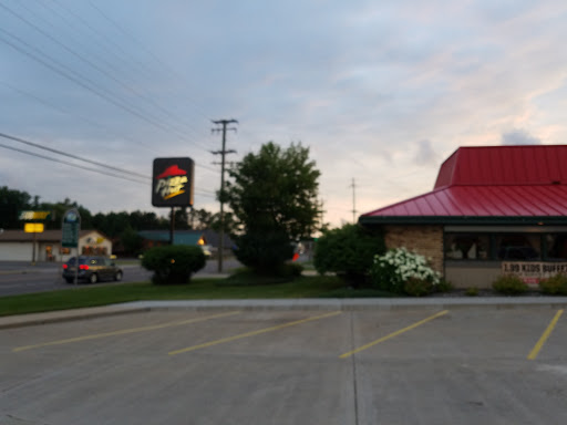 Pizza Restaurant «Pizza Hut», reviews and photos, 205 W Pine St, Eagle River, WI 54521, USA