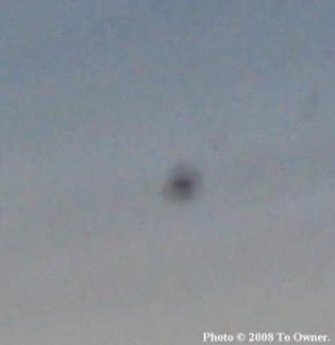 West Of Cornwall Ontario Cylindrical Shaped Craft Ufo Filmed