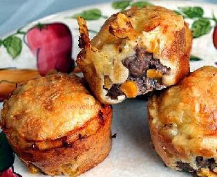 Фото: Маффины с мясом и сыром