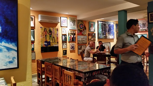 Red Cabbage Café, Calle Rivera del Río No. 204A, El Remance, 48389 Puerto Vallarta, Jal., México, Restaurante | JAL